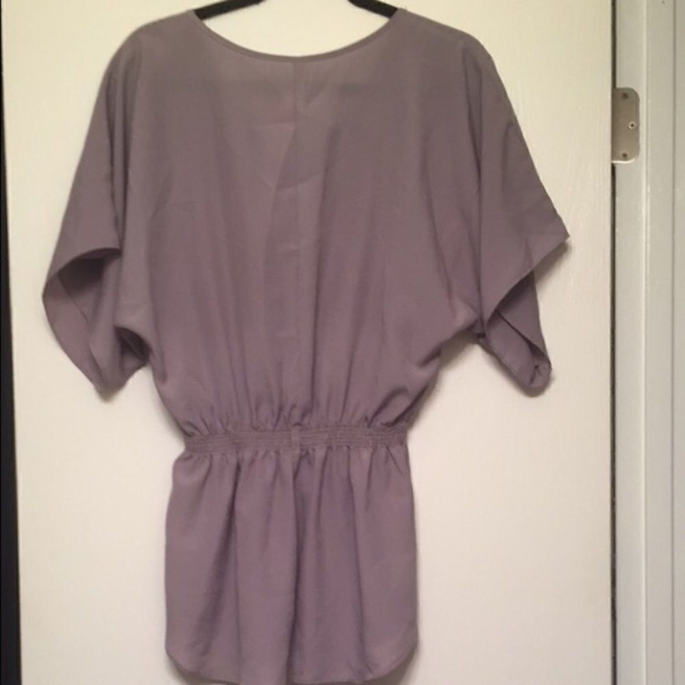 Beautiful Gray Tunic Top! - Picture 3 of 3
